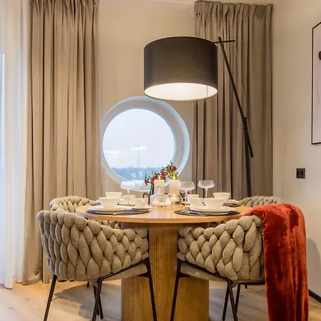 Skyline 14th Floor טרטו