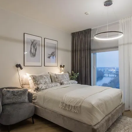 Skyline 14th Floor * טרטו